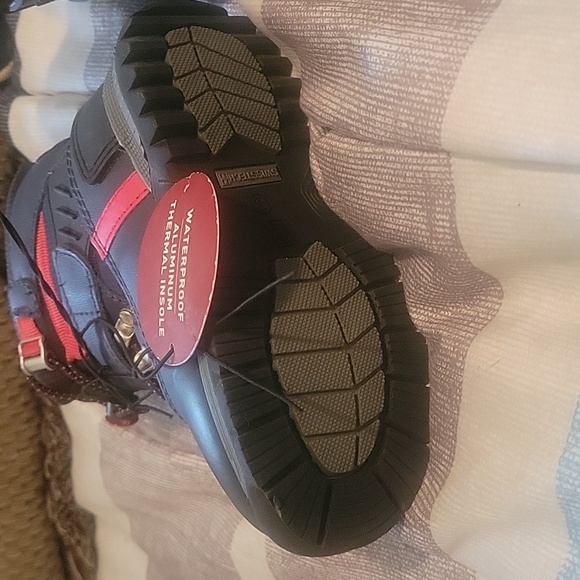 NWT Swiss Tech Boys (Child) Size 8 Black and Red Boots. Never Worn! - Picture 3 of 8